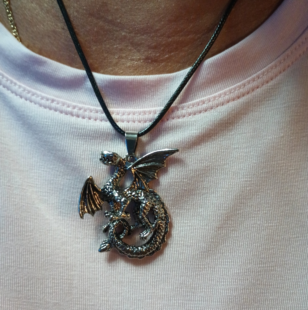 Hot New Halloween Horror Big Mama Dragon 17" Necklace